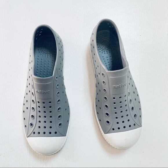 Native shoes gray size J2 - Picture 2 of 6